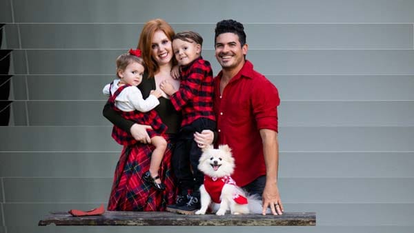 Theme-based photo sessions capture family