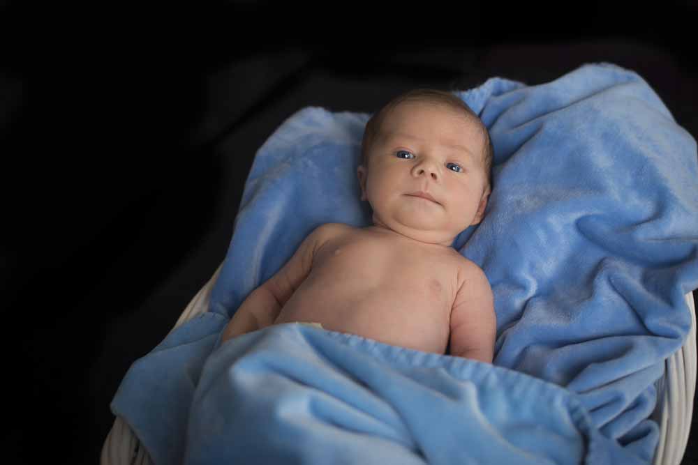 thoughtful newborn photoshoot