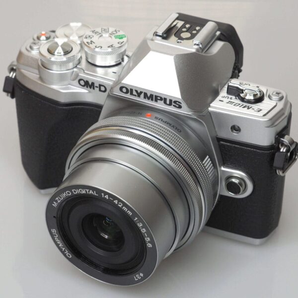 Olympus OM-D E-M10 Mark III